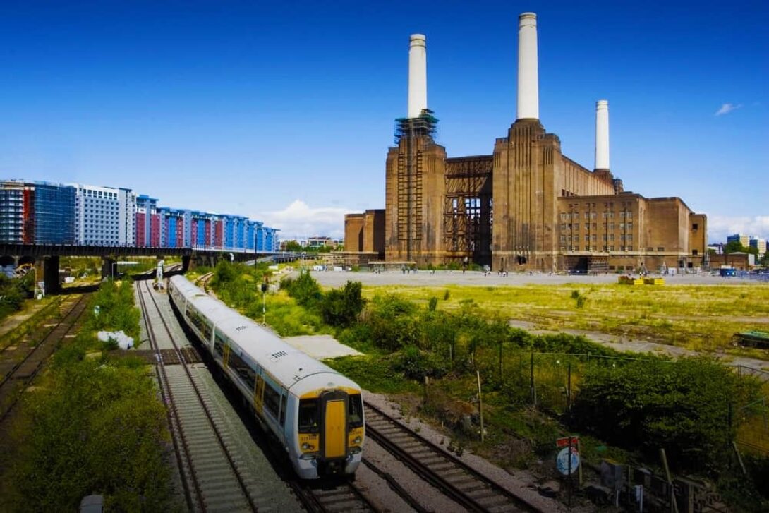 Battersea Powerstation Train Gradient