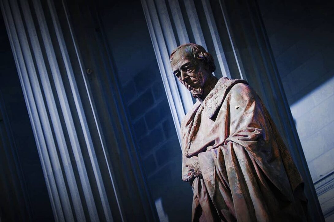 Benjamin Disraeli statue Edited