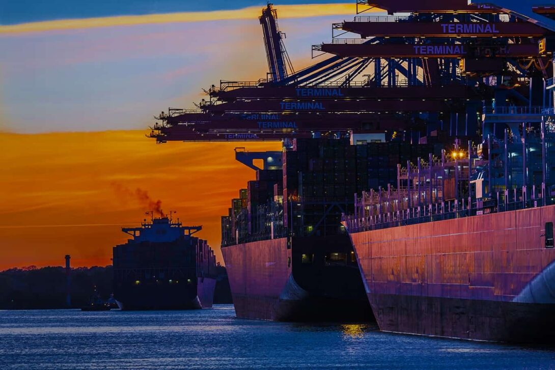Cargo Terminal Gradient