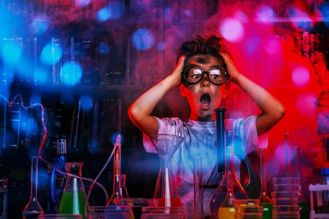 Chemistry Experiment Boy Gradient