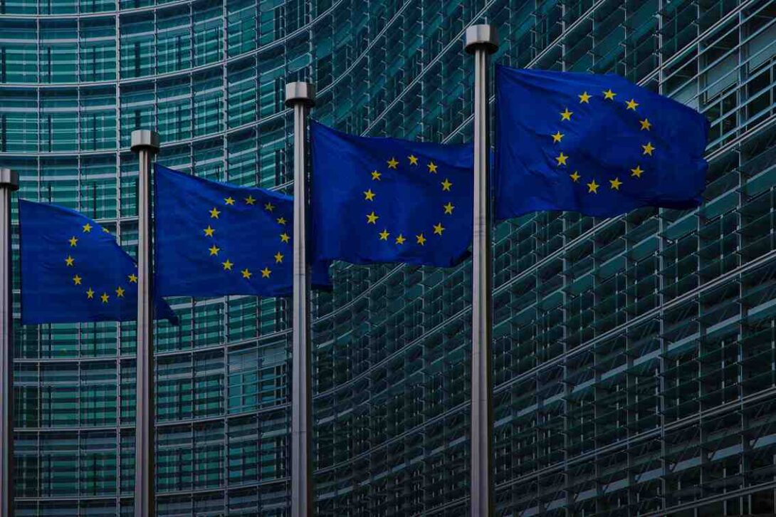 European Commission Flags Gradient