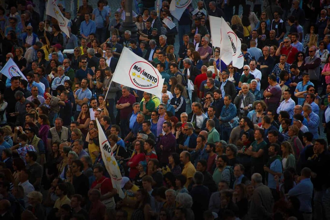 Five Star Movement Rally Gradient