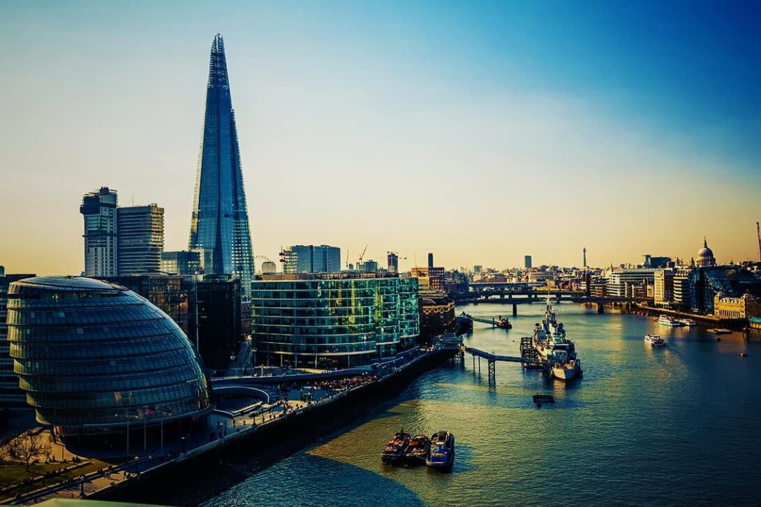 London river view Gradient