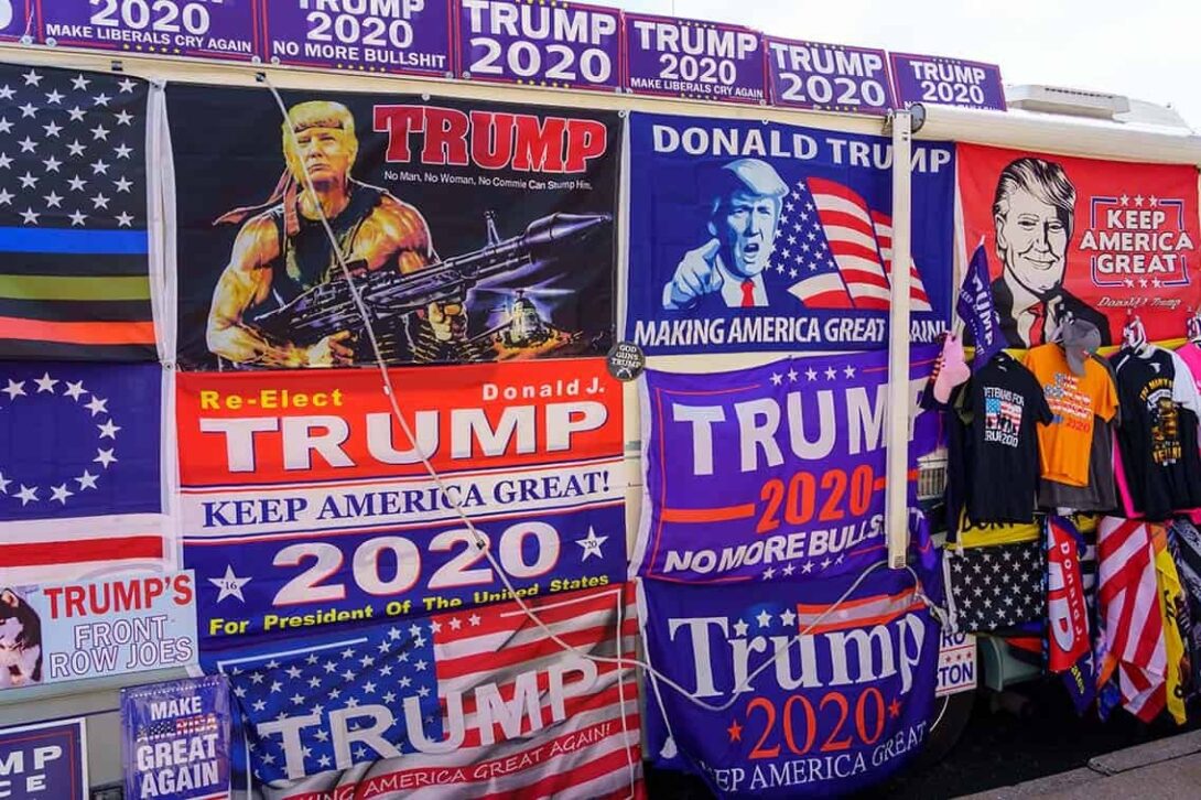 Trump 2020 signs edited 1