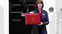 Shutterstock 2543689713