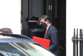 Chancellor Sunak in a facemask Edited