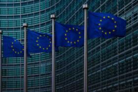 European Commission Flags Gradient