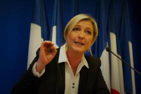 Marine Le Pen 2 Gradient