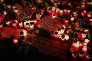 Berlin Candle Memorial Gradient
