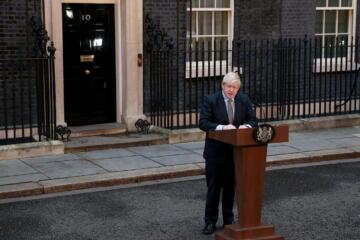 Boris outside number 10 edited