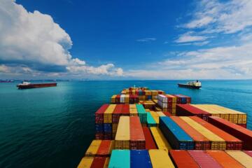 Cargo ship Gradient