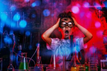 Chemistry Experiment Boy Gradient