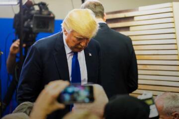 Donald Trump headdown Gradient