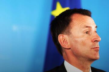 Jeremy Hunt EU Flag Edited