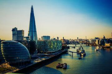 London river view Gradient