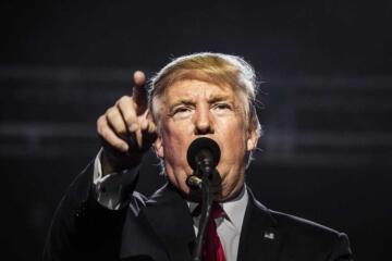 Trump Microphone Speech Gradient