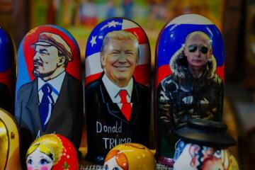 Trump Putin Lenin Dolls Gradient