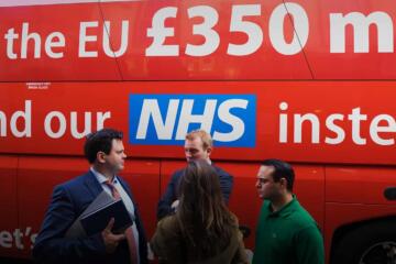 Vote Leave Campaign Bus Gradient