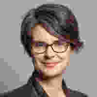 Chloe Smith, Comment Central contributor