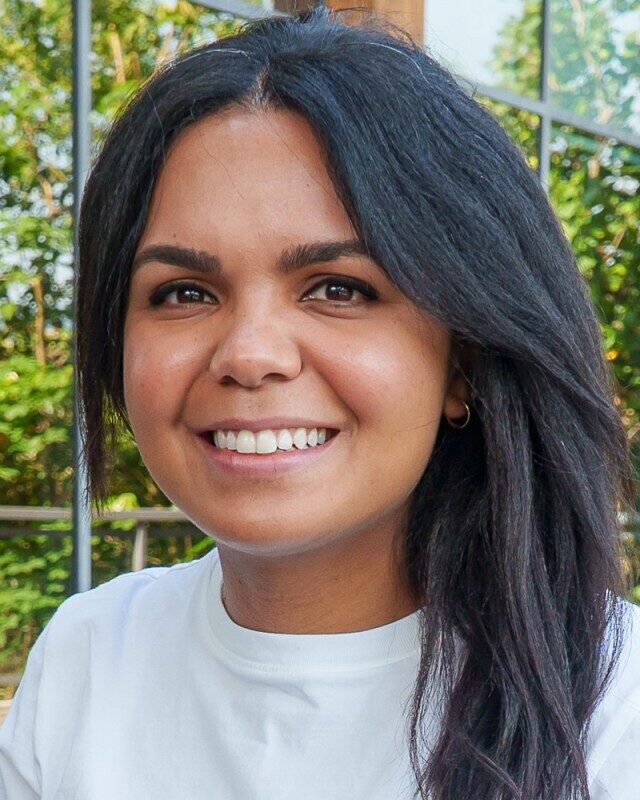 Julia Nobre, Comment Central contributor
