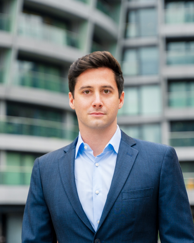 Kade Thomas, Comment Central contributor