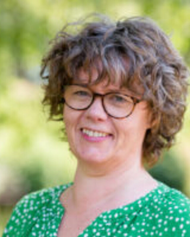 Kirsten Jones, Comment Central contributor