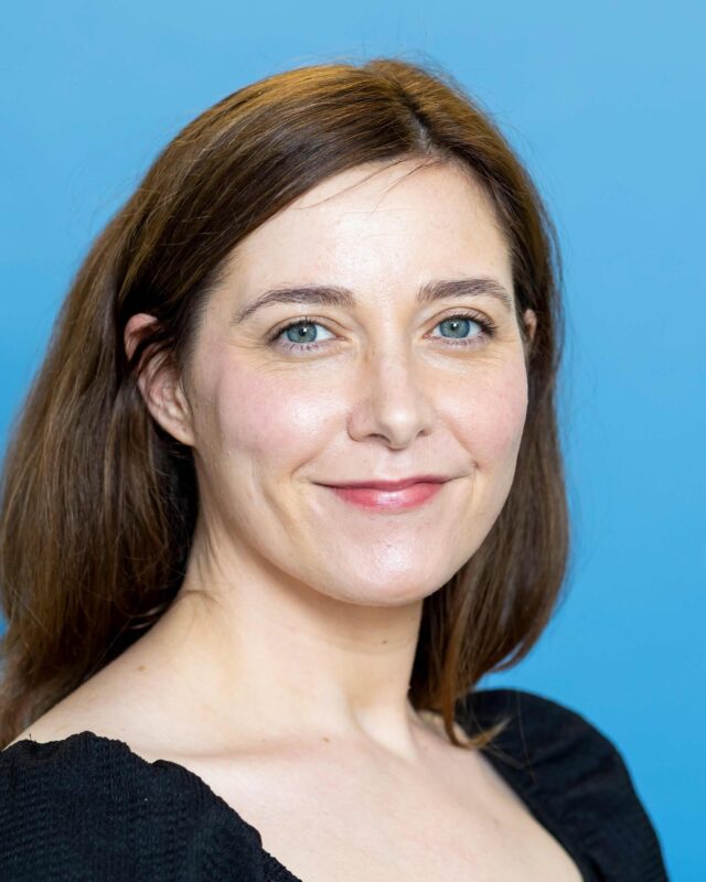 Elaine Smith, Comment Central contributor