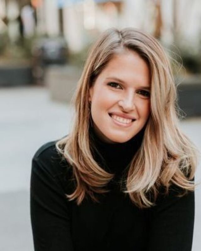 Sabina Ciofu, Comment Central contributor