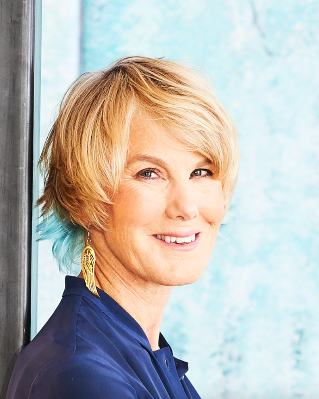 Sian Sutherland, Comment Central contributor