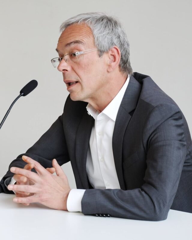 Valentín García, Comment Central contributor