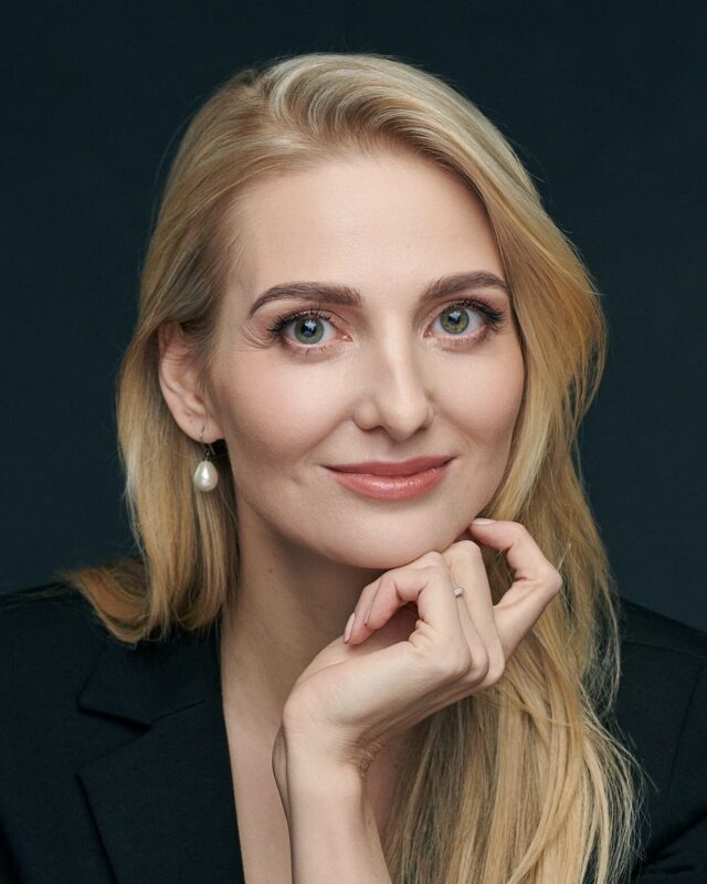 Vilija Vėlyvytė, Comment Central contributor