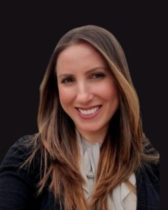 Elizabeth Samson, Comment Central contributor