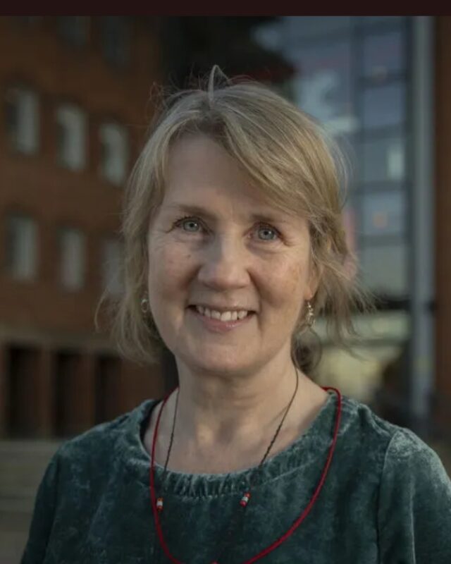 Jacqui O'Hanlon, Comment Central contributor